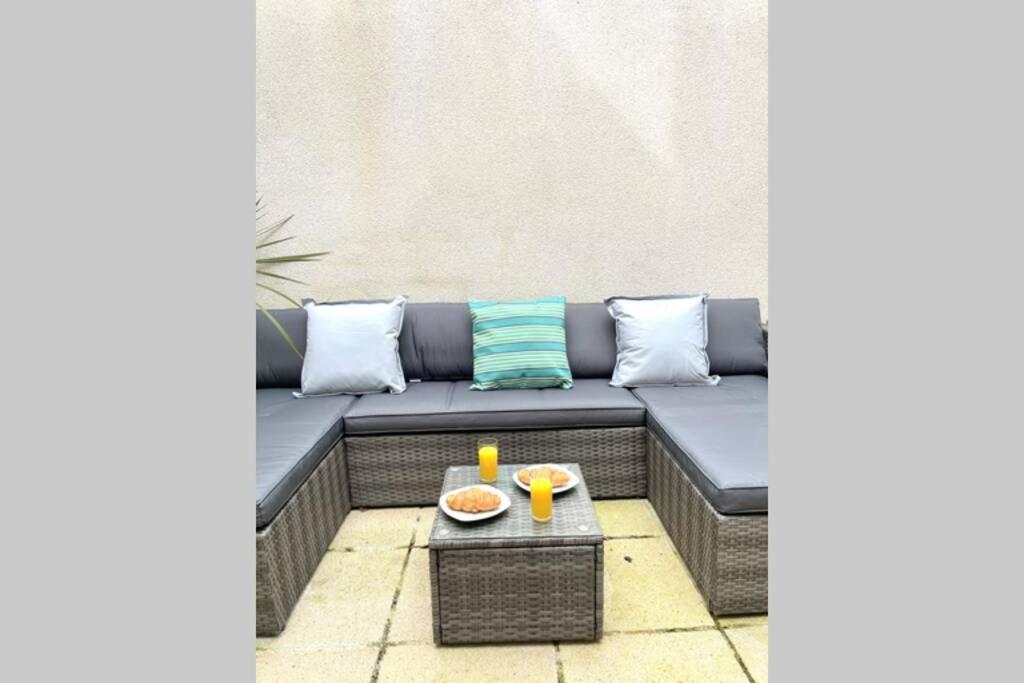 Luna Beach - Luxury Carbis Bay Apartment + Parking Exterior photo